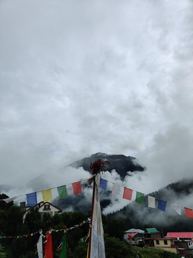 Hotel Mount Kailash Sangla Luaran gambar